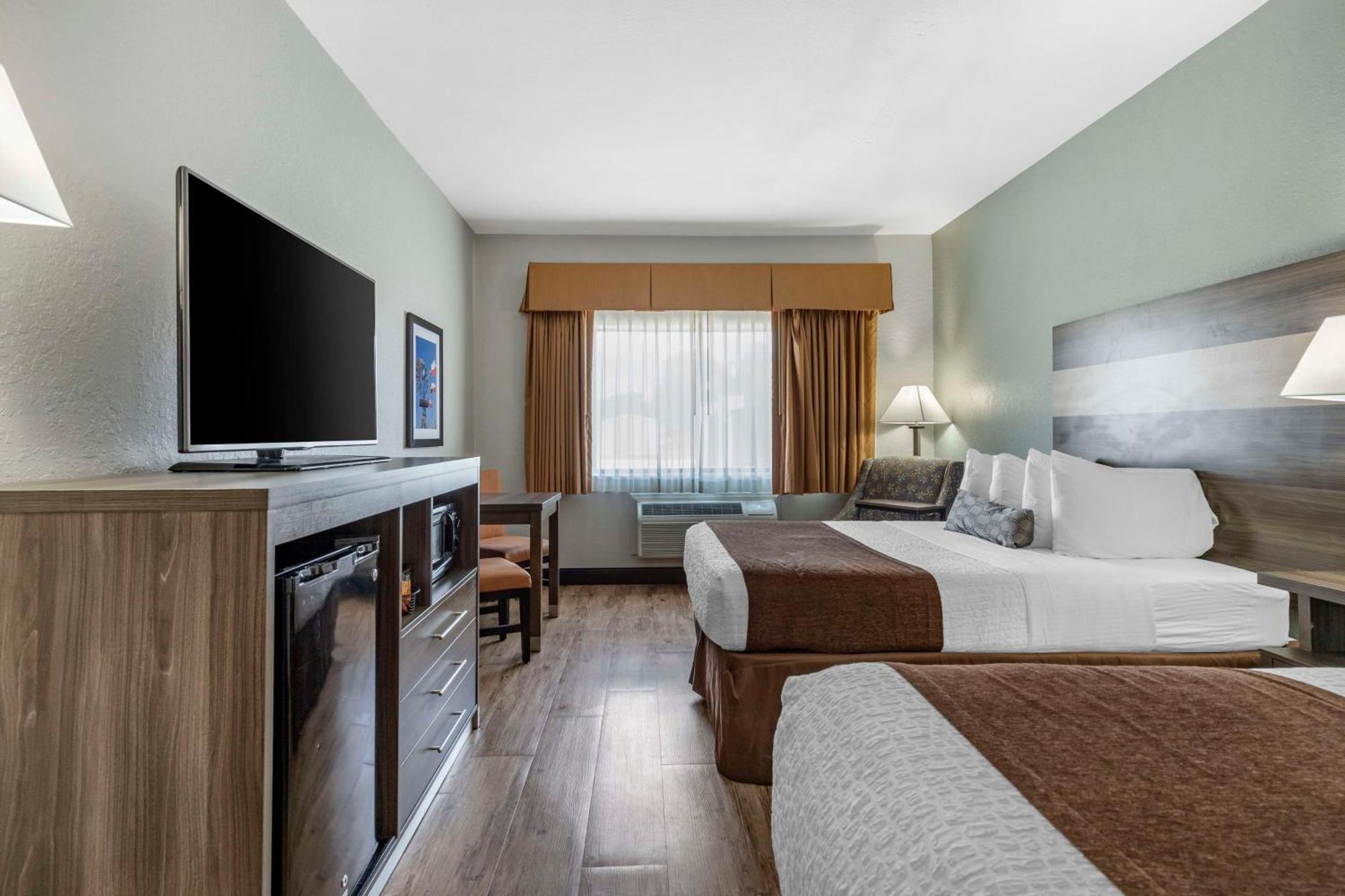 Best Western Plus Victoria Inn & Suites Extérieur photo