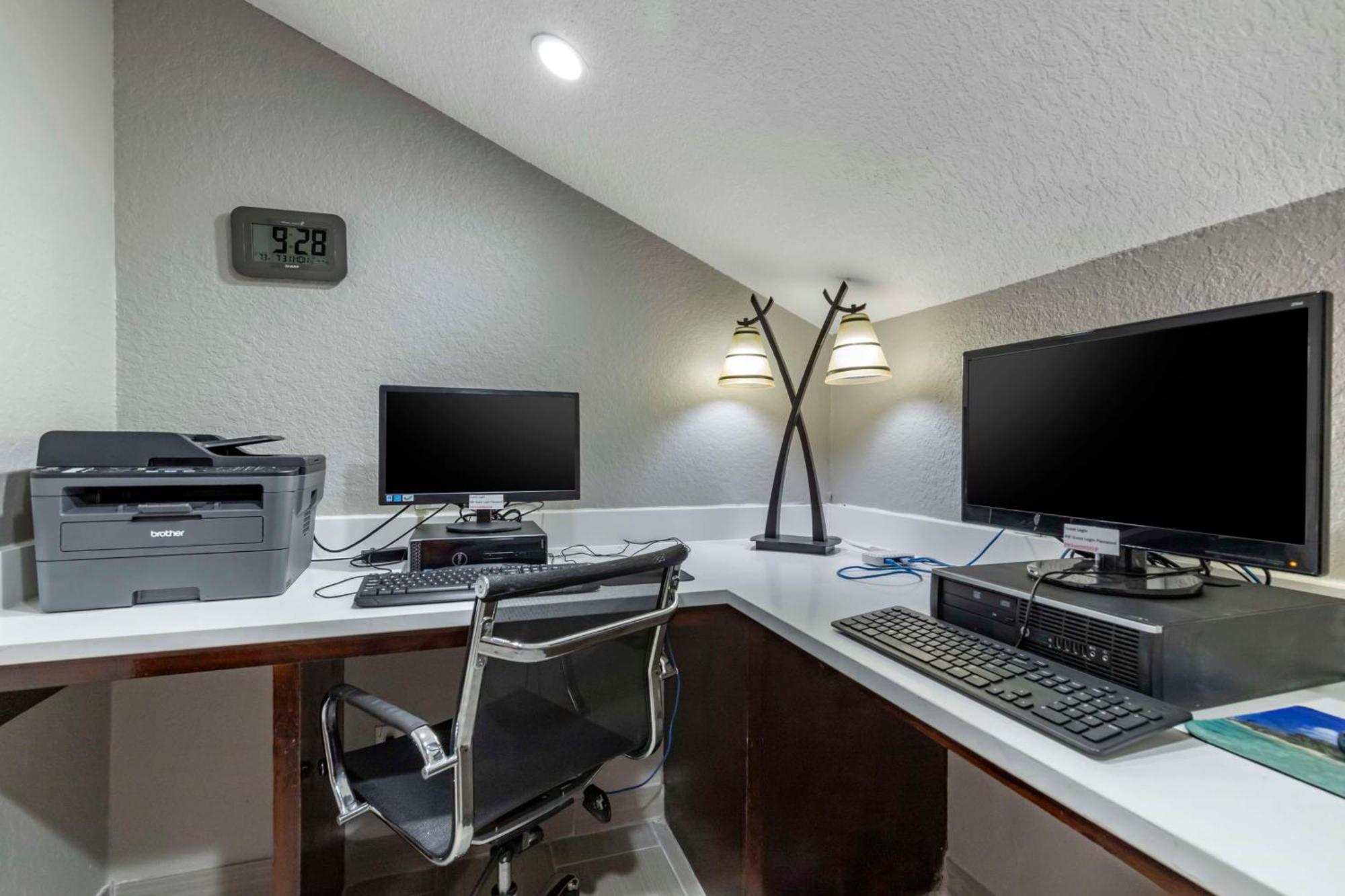 Best Western Plus Victoria Inn & Suites Extérieur photo