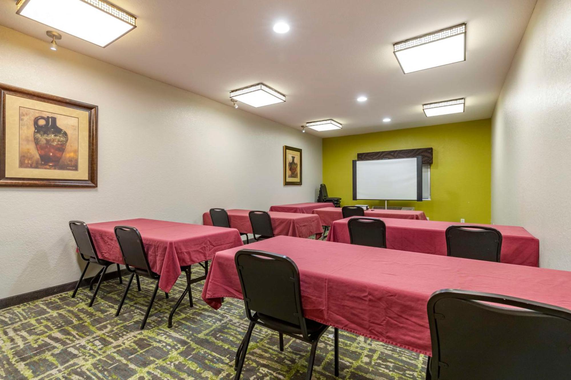Best Western Plus Victoria Inn & Suites Extérieur photo